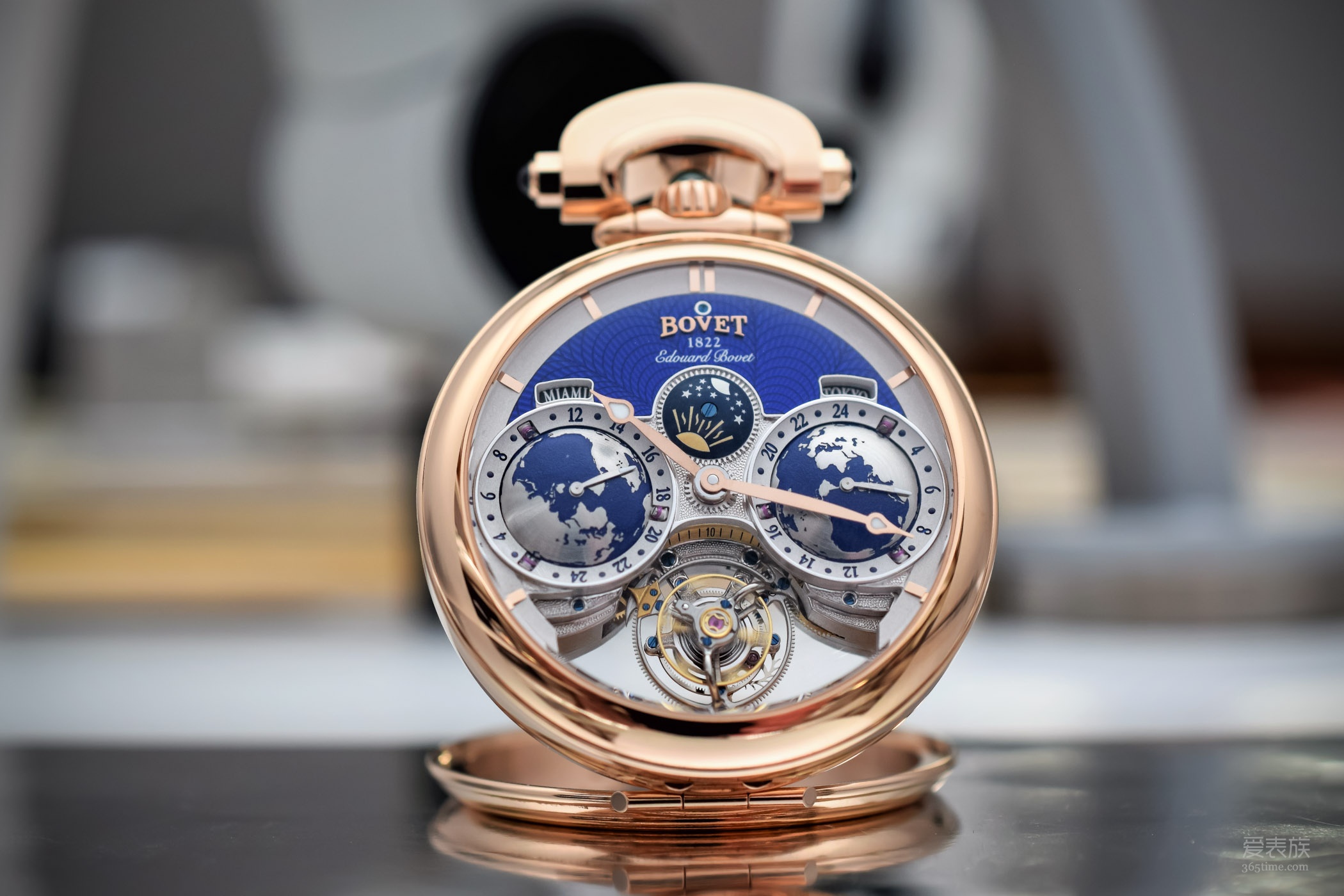 中國，播威，兩世紀(jì)的情懷——【SIHH 2018】播威Edouard Bovet飛行陀飛輪限量版腕表