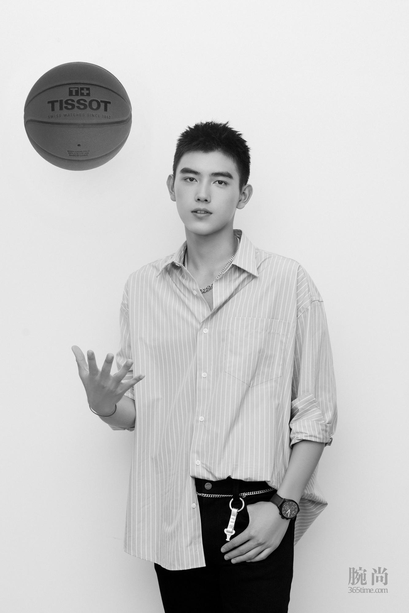 圖9：TISSOT天梭表品牌摯友陳飛宇佩戴天梭速馳系列FIBA特別款腕表.jpg