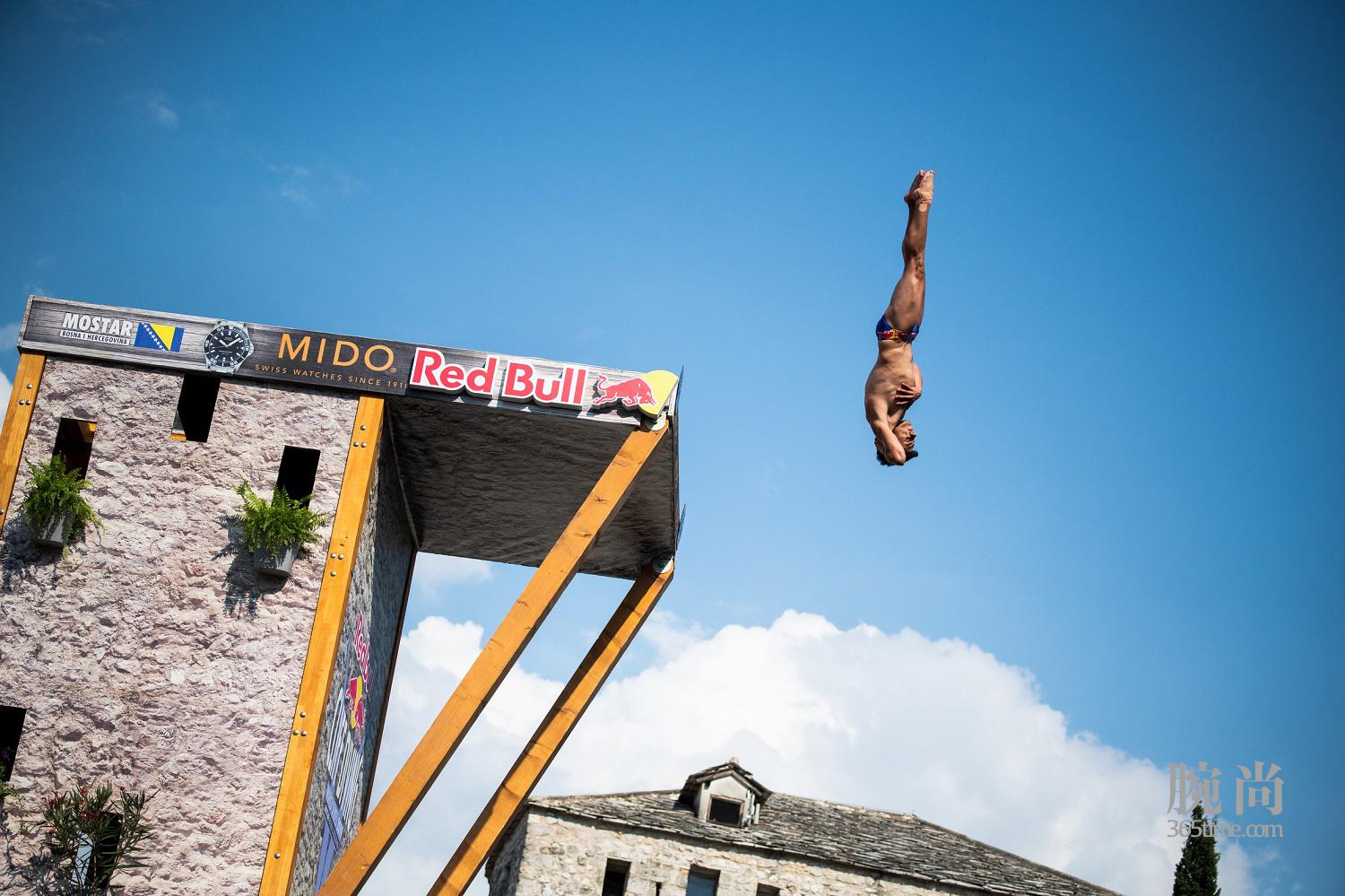 3. Red Bull Cliff Diving 懸崖跳水全球系列賽相關(guān)圖片3（特此聲明：本圖片版權(quán)歸Red Bull所有）.jpg