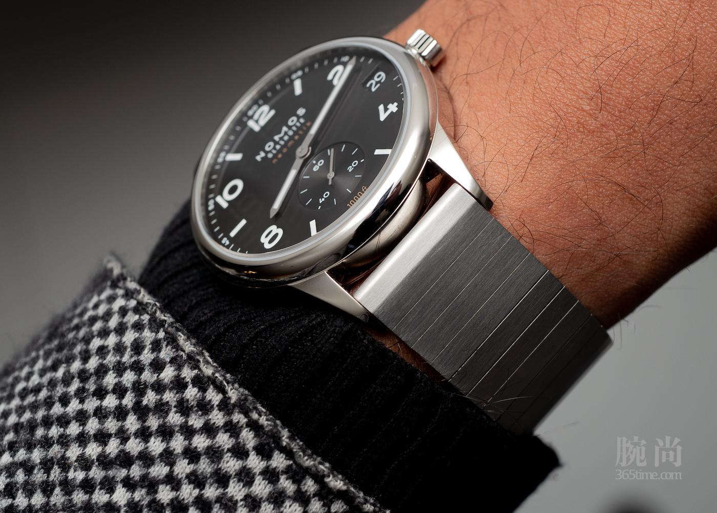 Nomos-Club-Sport-Neomatik-6.jpg