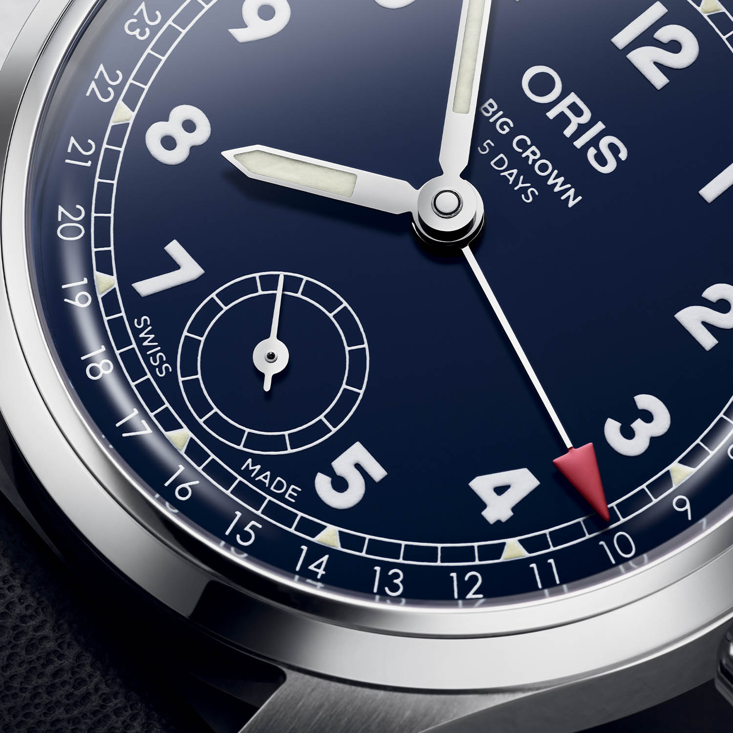 Oris-Big-Crown-Pointer-Date-Calibre-403-blue-dial-6.jpeg