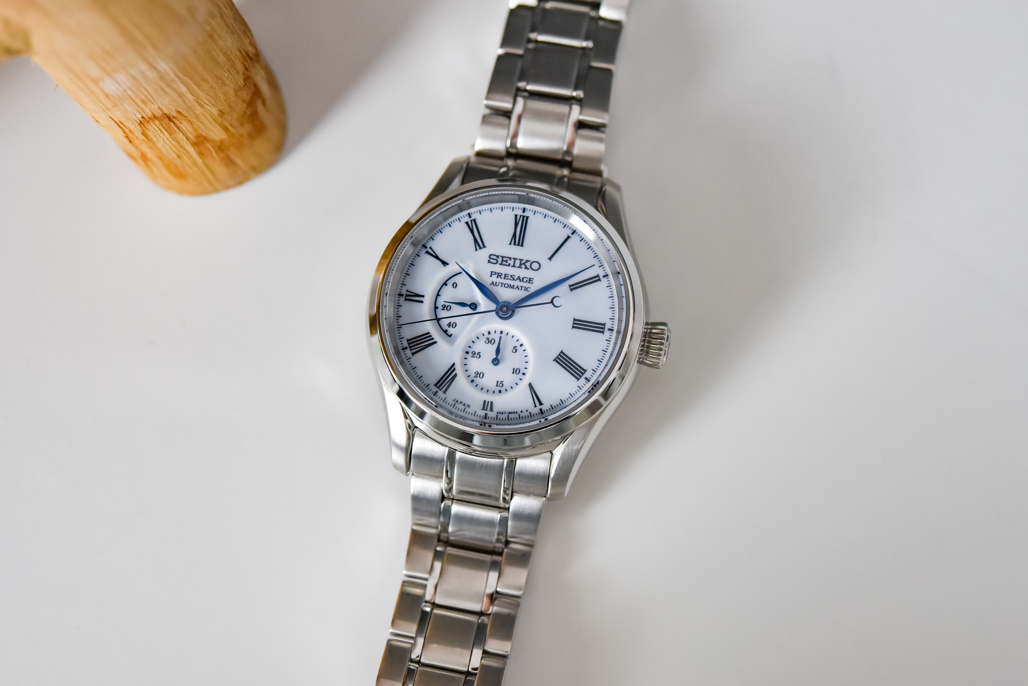 Seiko-Presage-Prestige-Line-Arita-Porcelain-Dial-Limited-Edition-SPB267J1-hands-on-2.jpeg