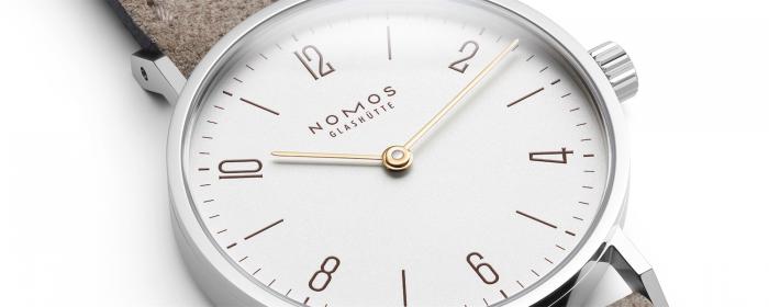 NOMOS Glashütte時光摯友阿喜佩戴Tangente 33 duo腕表