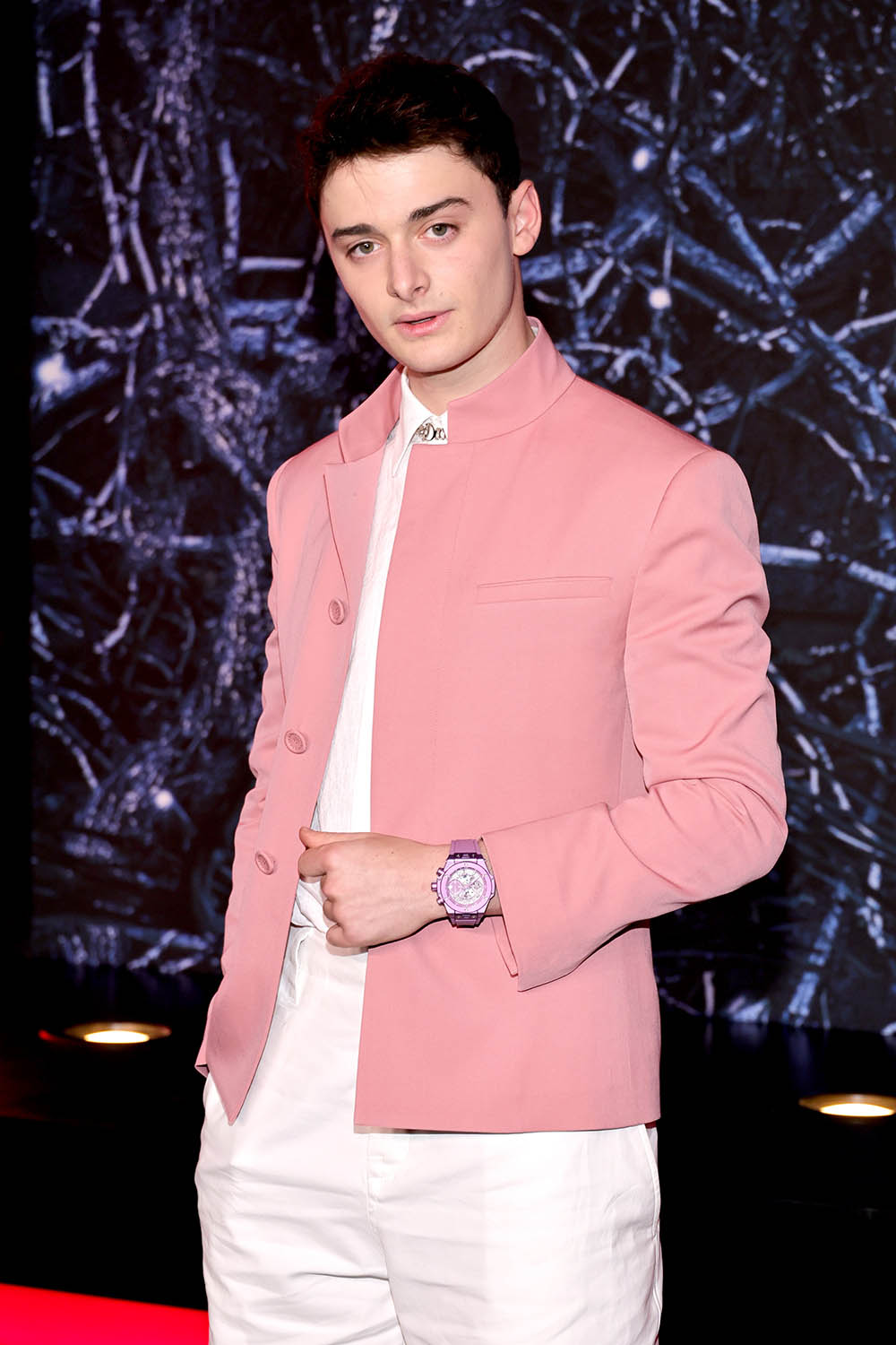 Noah-Schnapp-配戴-Big-Bang-Unico-Summer夏日限定腕錶.jpeg