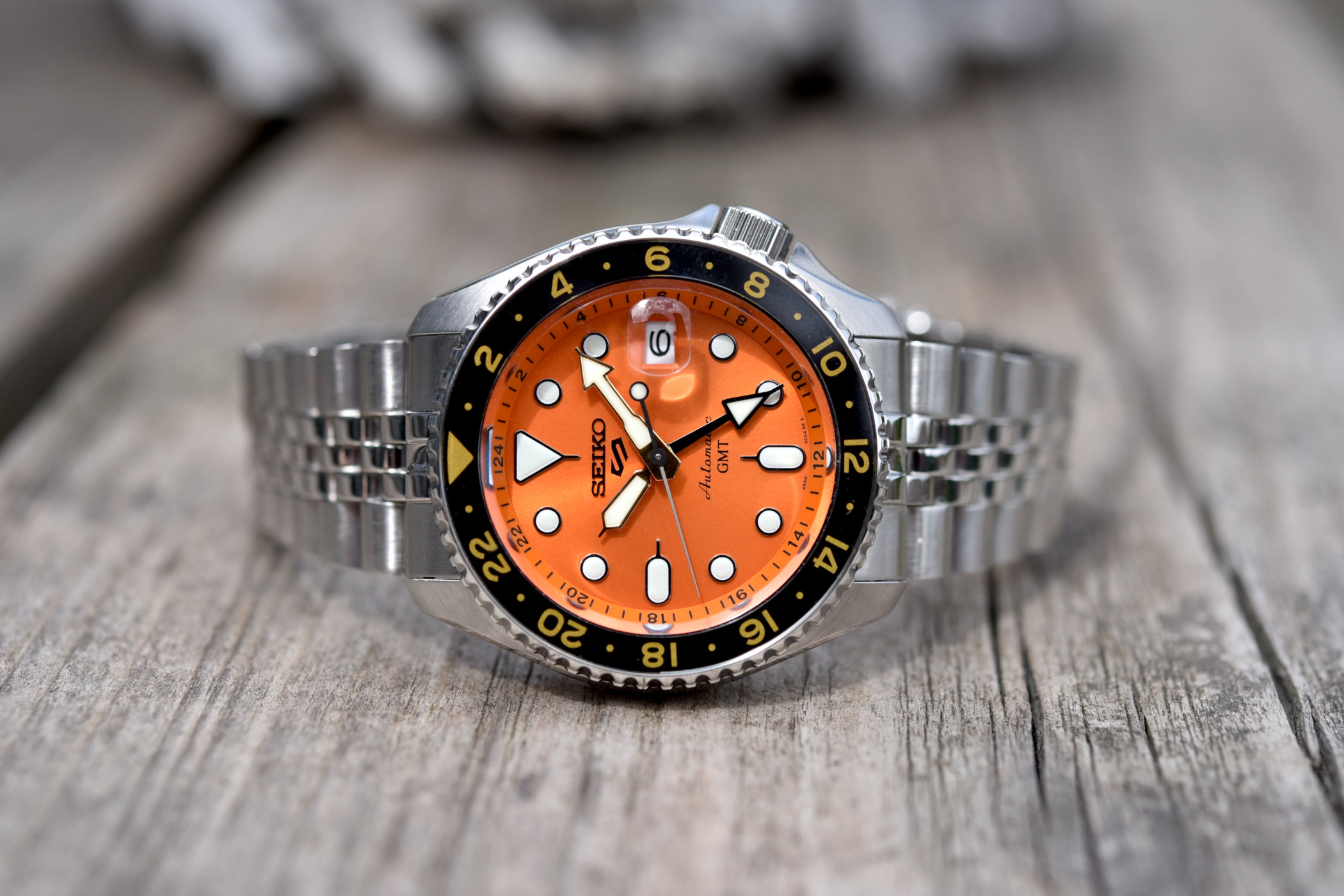 Seiko-5-Sports-Style-GMT-SSK001K1-SSK003K1-SSK005K1-8.jpeg