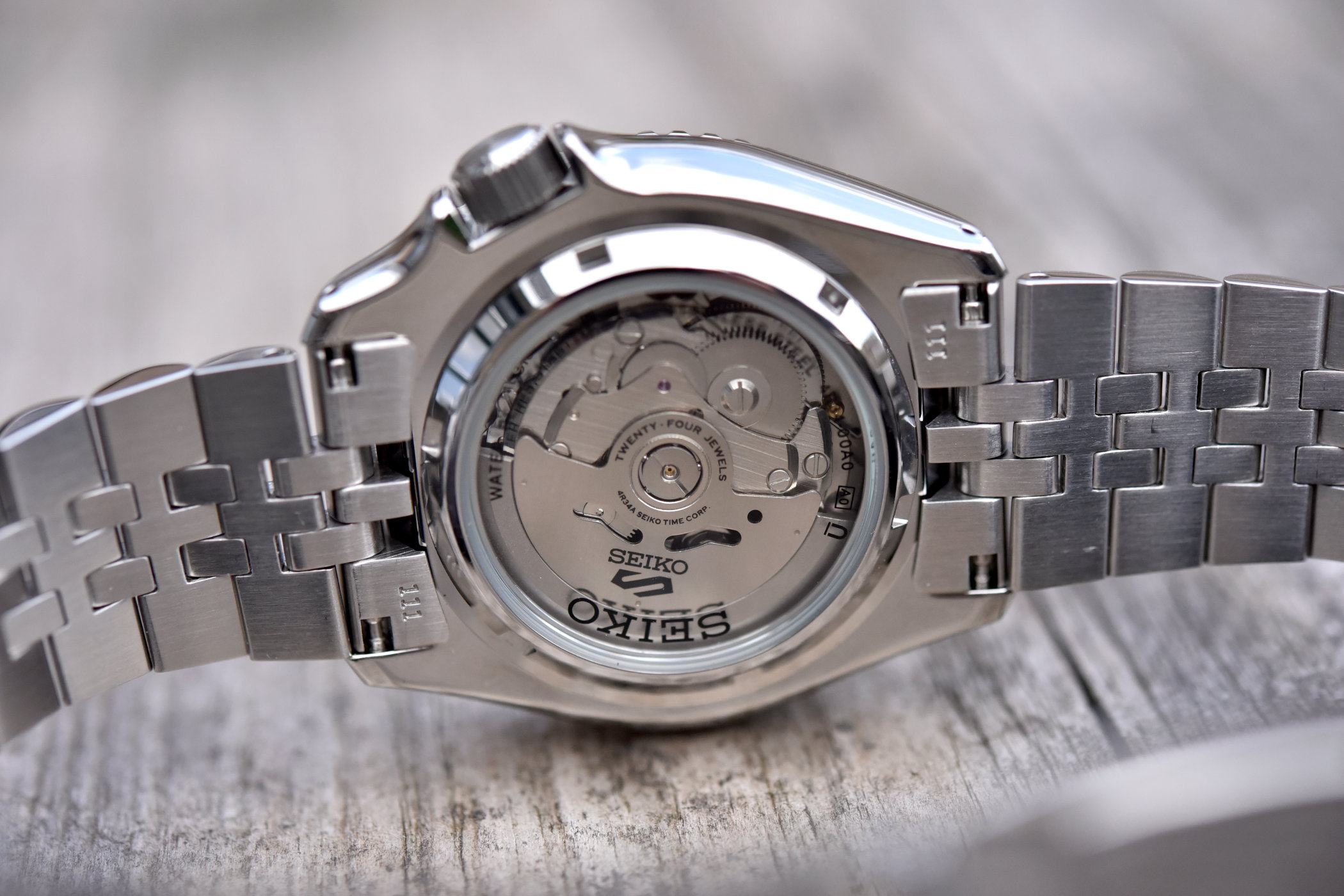 Seiko-5-Sports-Style-GMT-SSK001K1-SSK003K1-SSK005K1-7.jpeg