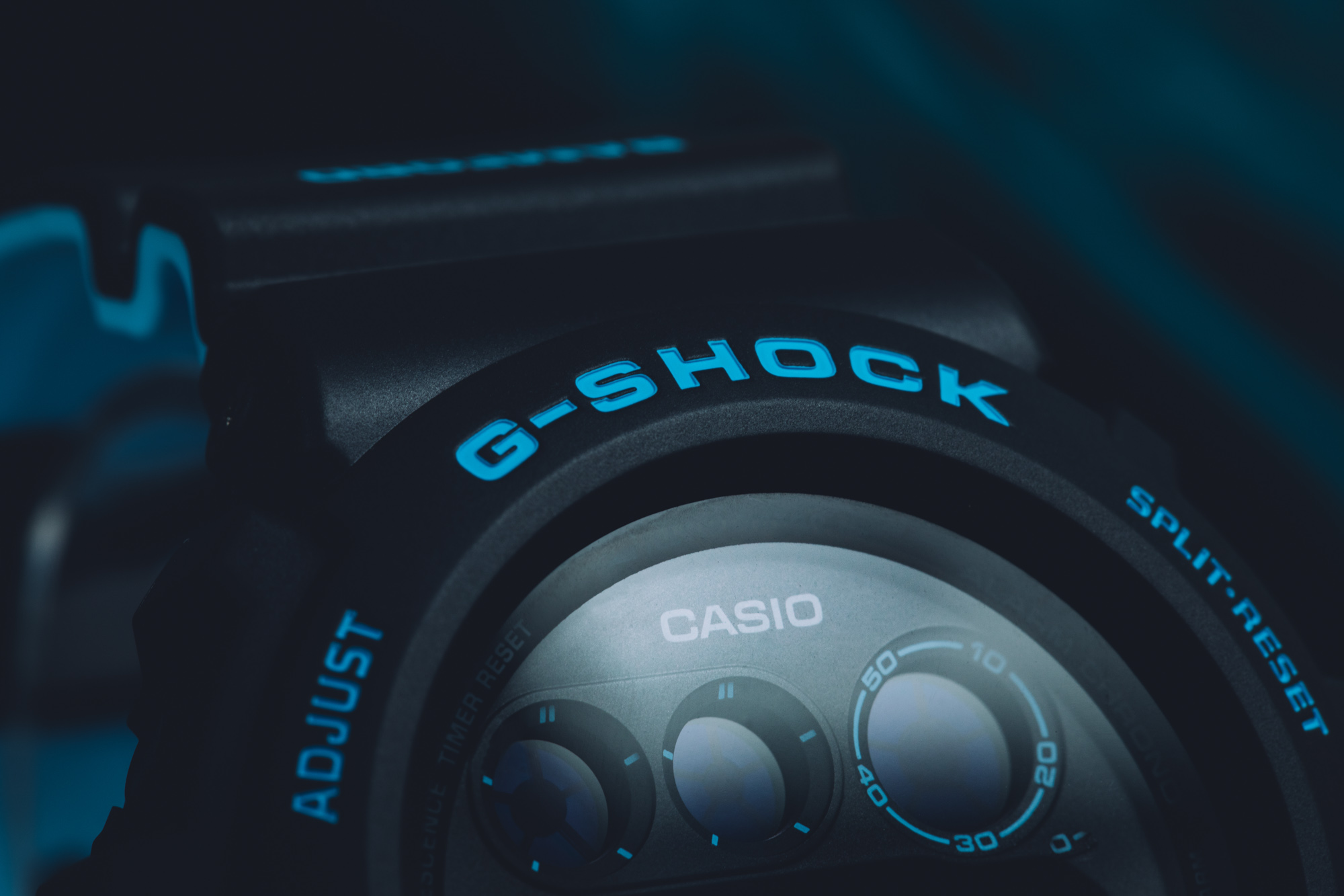 Bamford-x-G-Shock-DW-6900BWD-1ER-Collaboration-Watch-3.jpeg