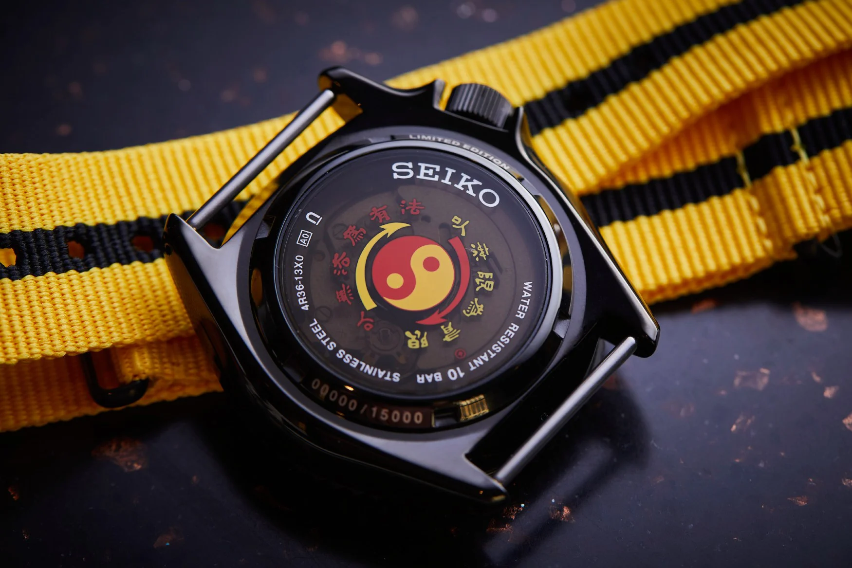 seiko-5-sports-srpk39-bruce-lee-caseback-movement.jpg