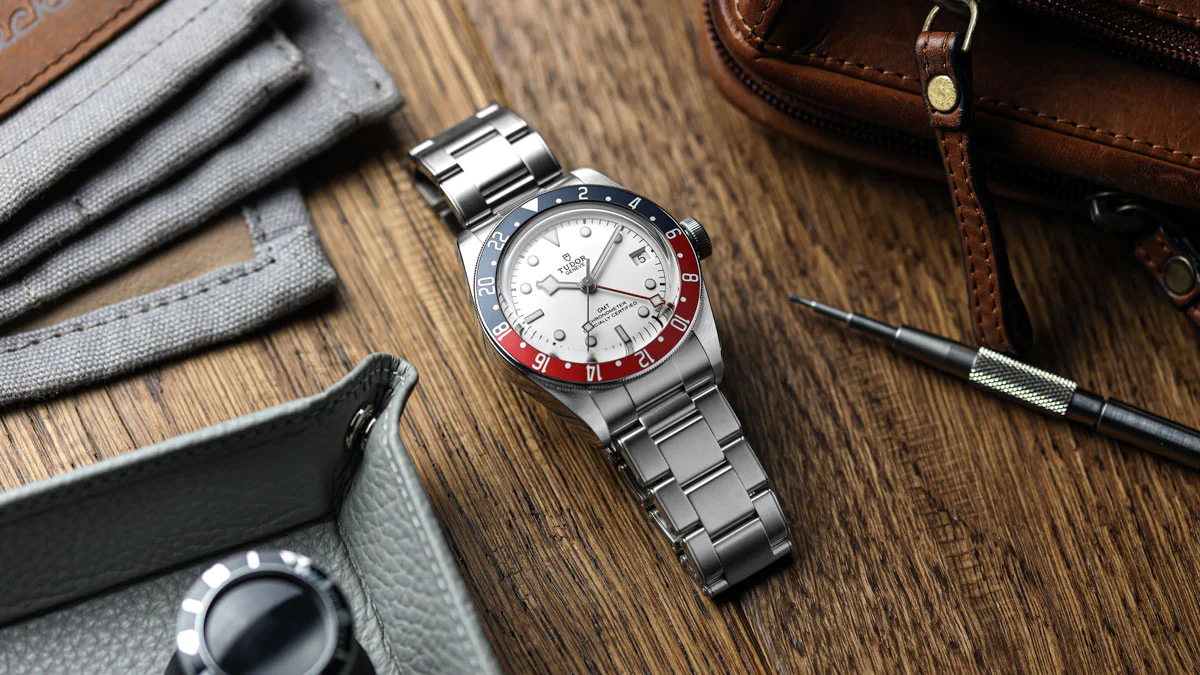 Tudor-Black-Bay-GMT-White-Original-Bracelet-LS4.jpg