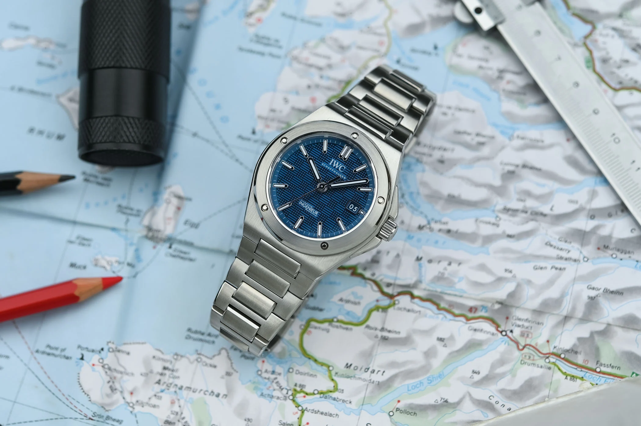 上手體驗(yàn)IWC 萬(wàn)國(guó)工程師自動(dòng)腕表 40 全新的經(jīng)典藍(lán)色