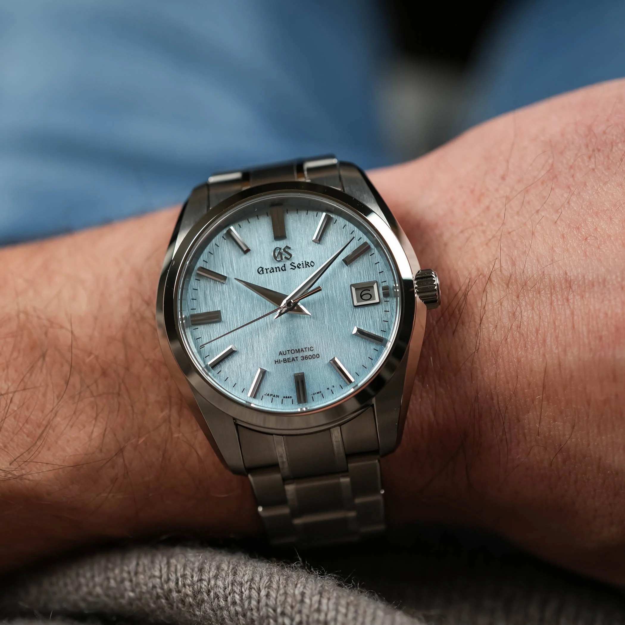 Grand-Seiko-Icefall-SBGH349-Titanium-Hi-Beat-40mm-Ice-Blue-Dial-review-3.jpg