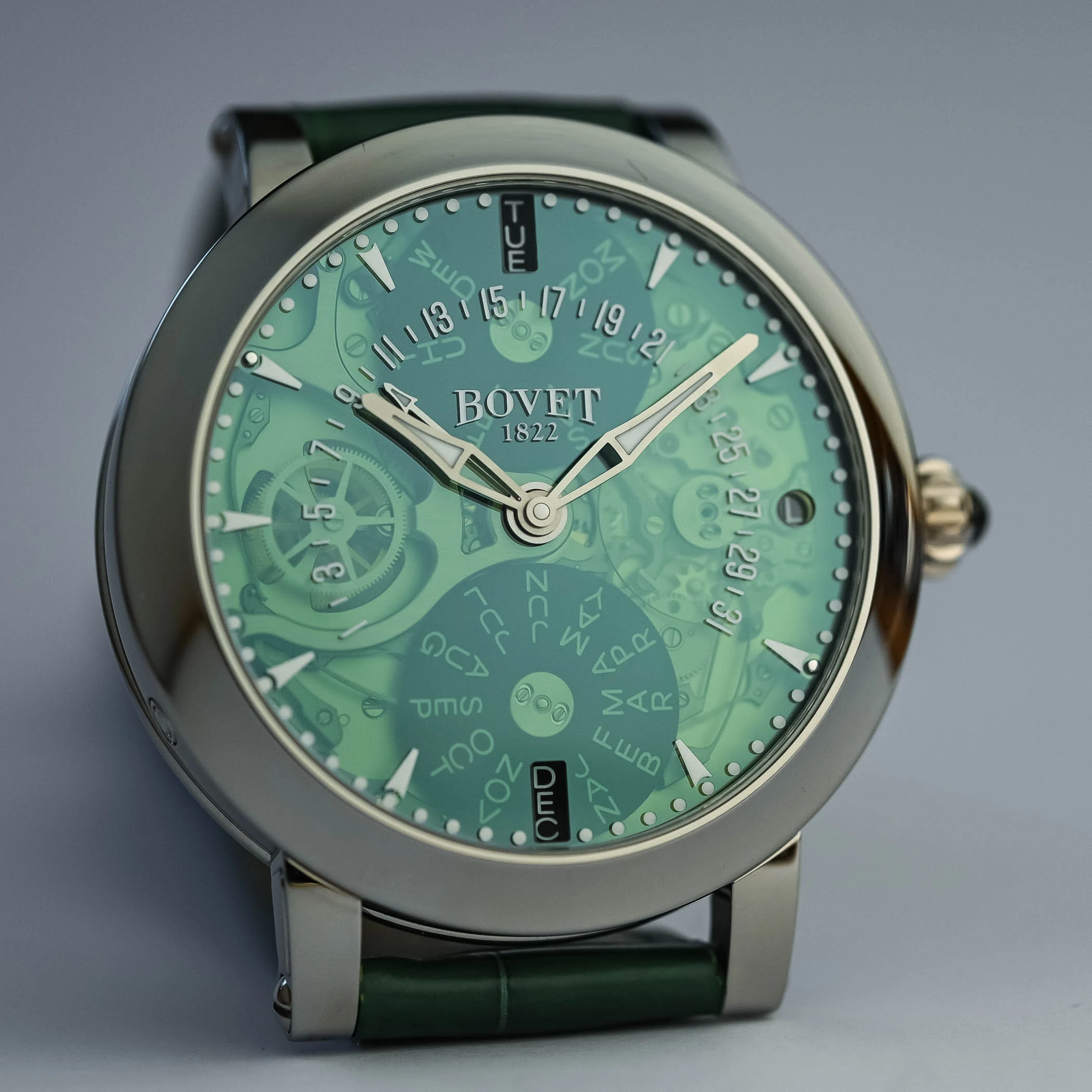 Bovet-Recital-21-Retrograde-Perpetual-Calendar-Sapphire-Dial-Green-Hands-On-Review-6.jpg