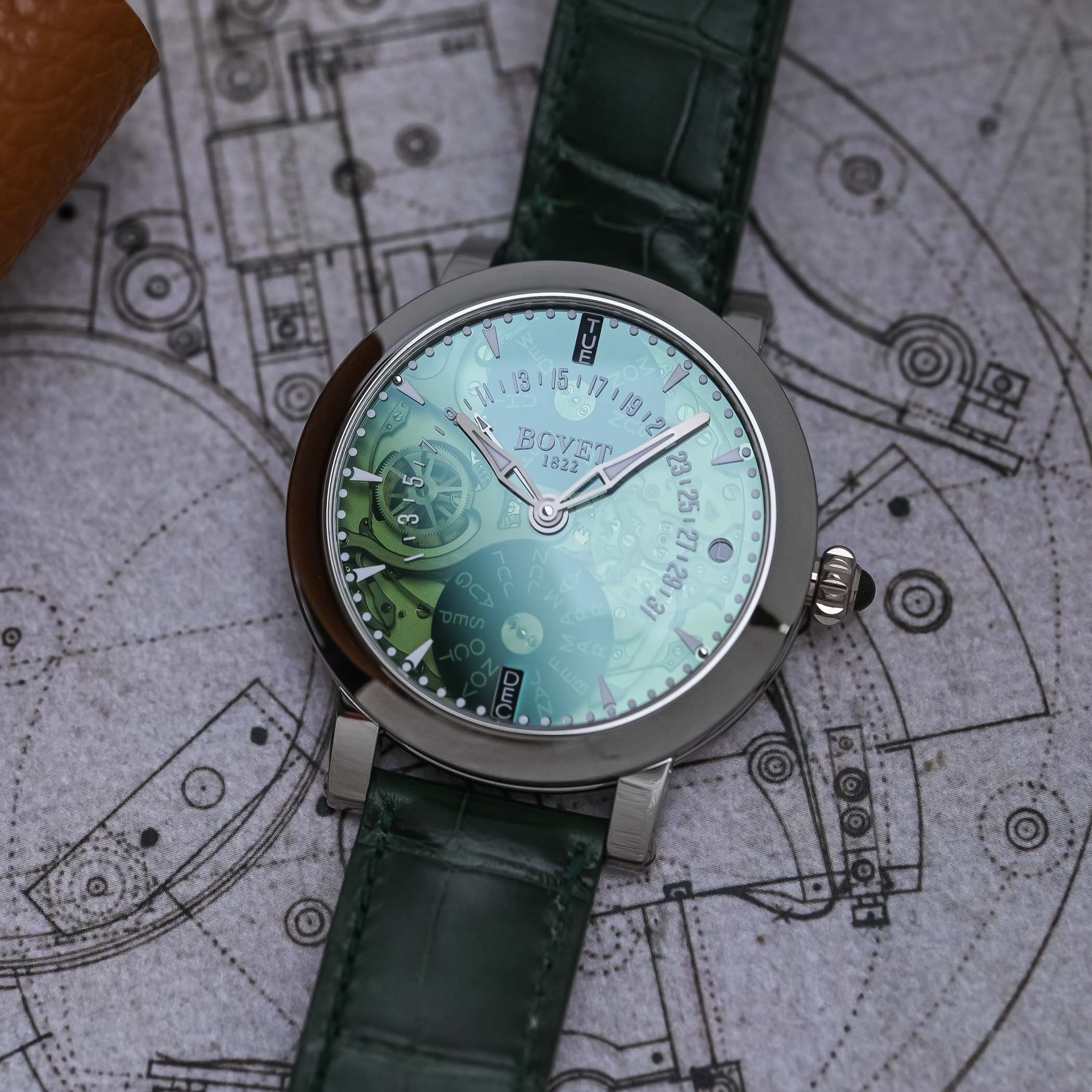 Bovet-Recital-21-Retrograde-Perpetual-Calendar-Sapphire-Dial-Green-Hands-On-Review-4.jpg