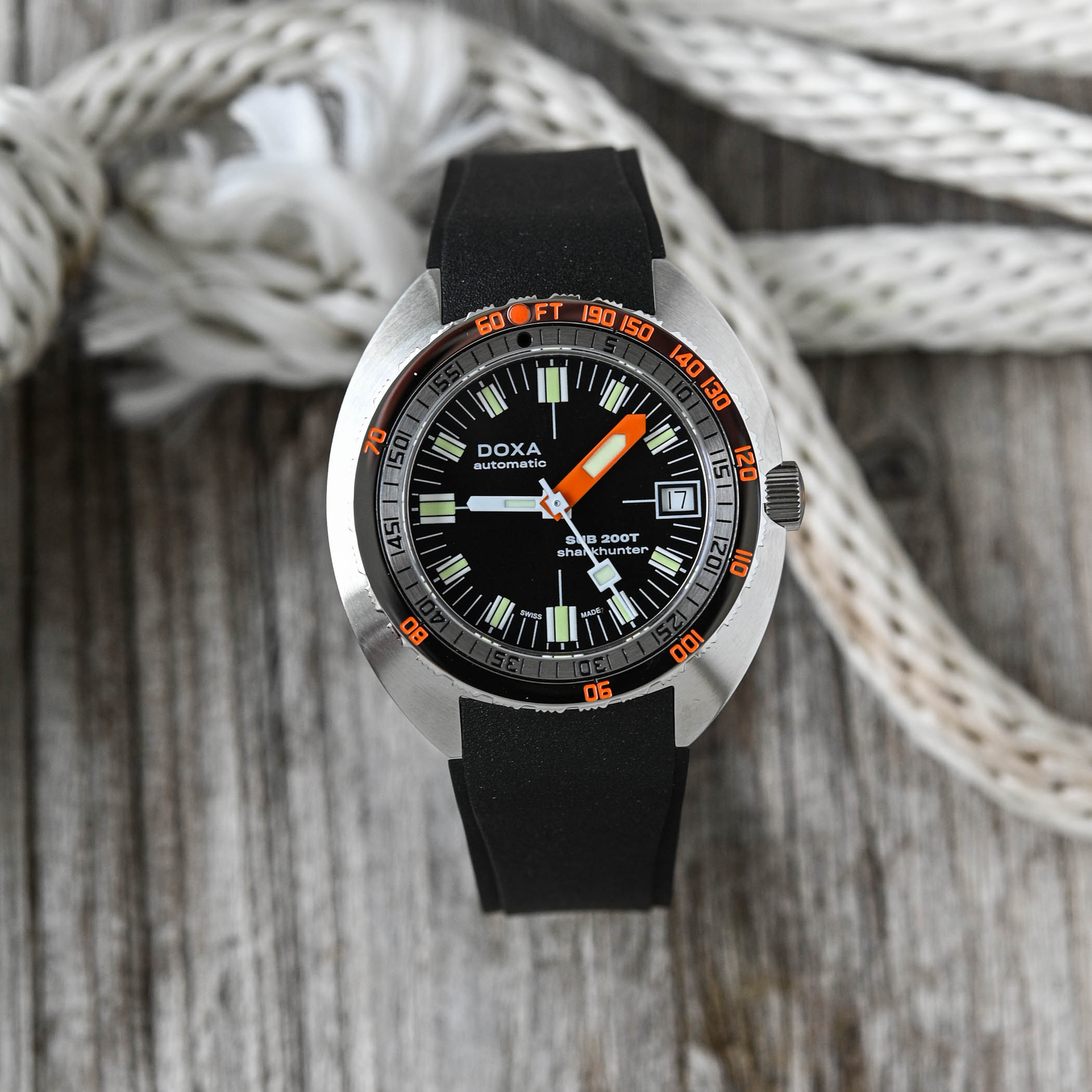Doxa-SUB-200T-Collection-39mm-Dive-Watch-Video-Review-11.jpg