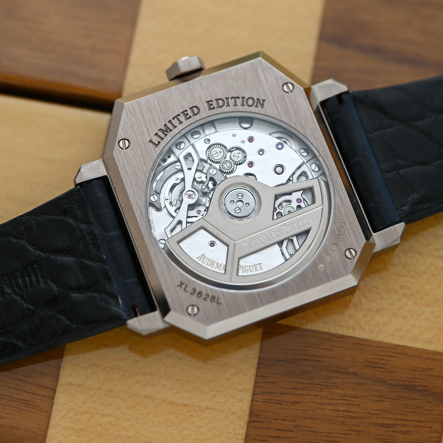 Audemars-Piguet-ReMaster02-Selfwinding-Sand-Gold-15240SG-asymmetrical-reissue-5159BA-review-video-6.jpg