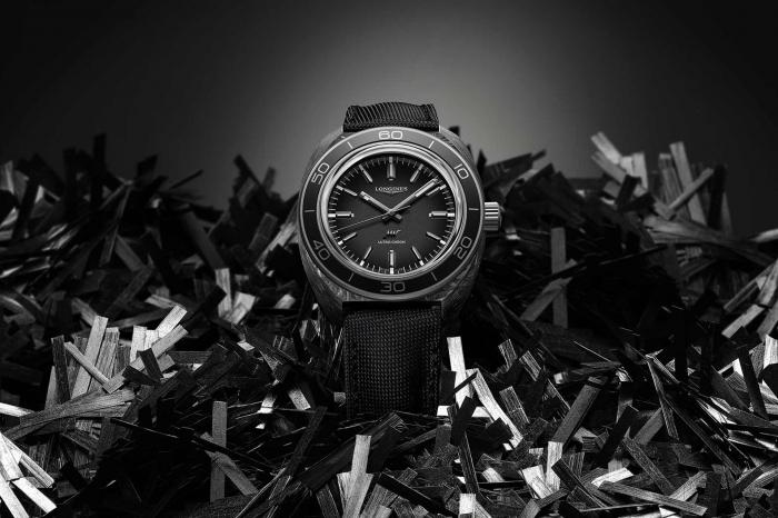 潮黑未來感：LONGINES浪琴Ultra–Chron Carbon鍛造碳腕表