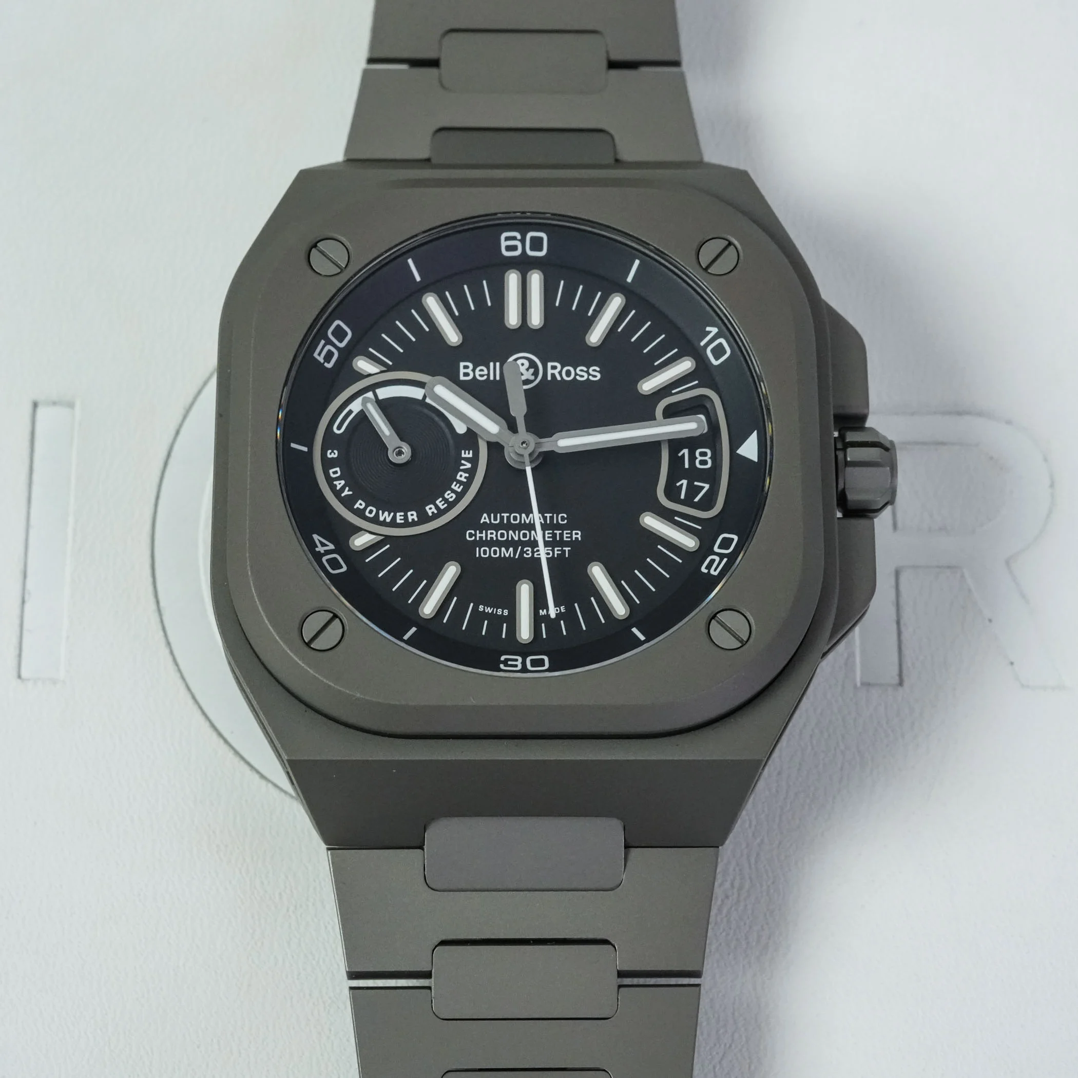 Bell & Ross 柏萊士 BR-X5 黑色鈦金屬腕表，外觀低調但功能強大