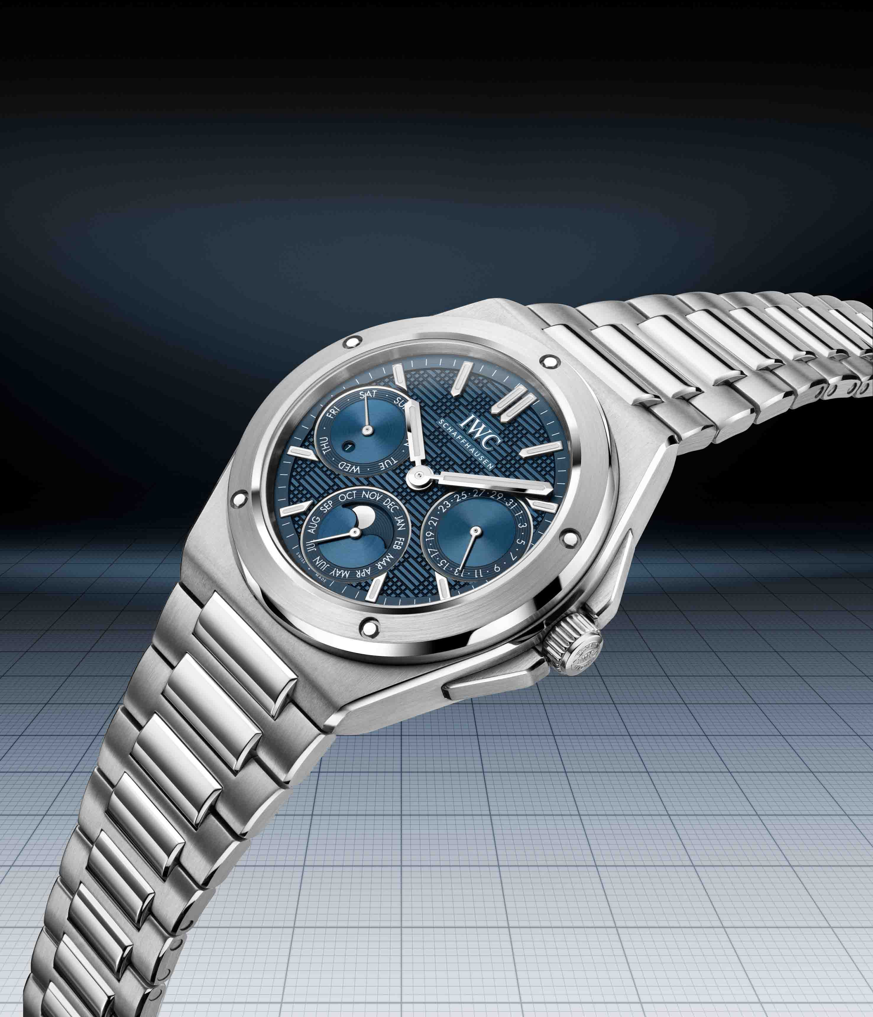 IWC萬國表推出全新工程師萬年歷腕表41，采用精鋼材質