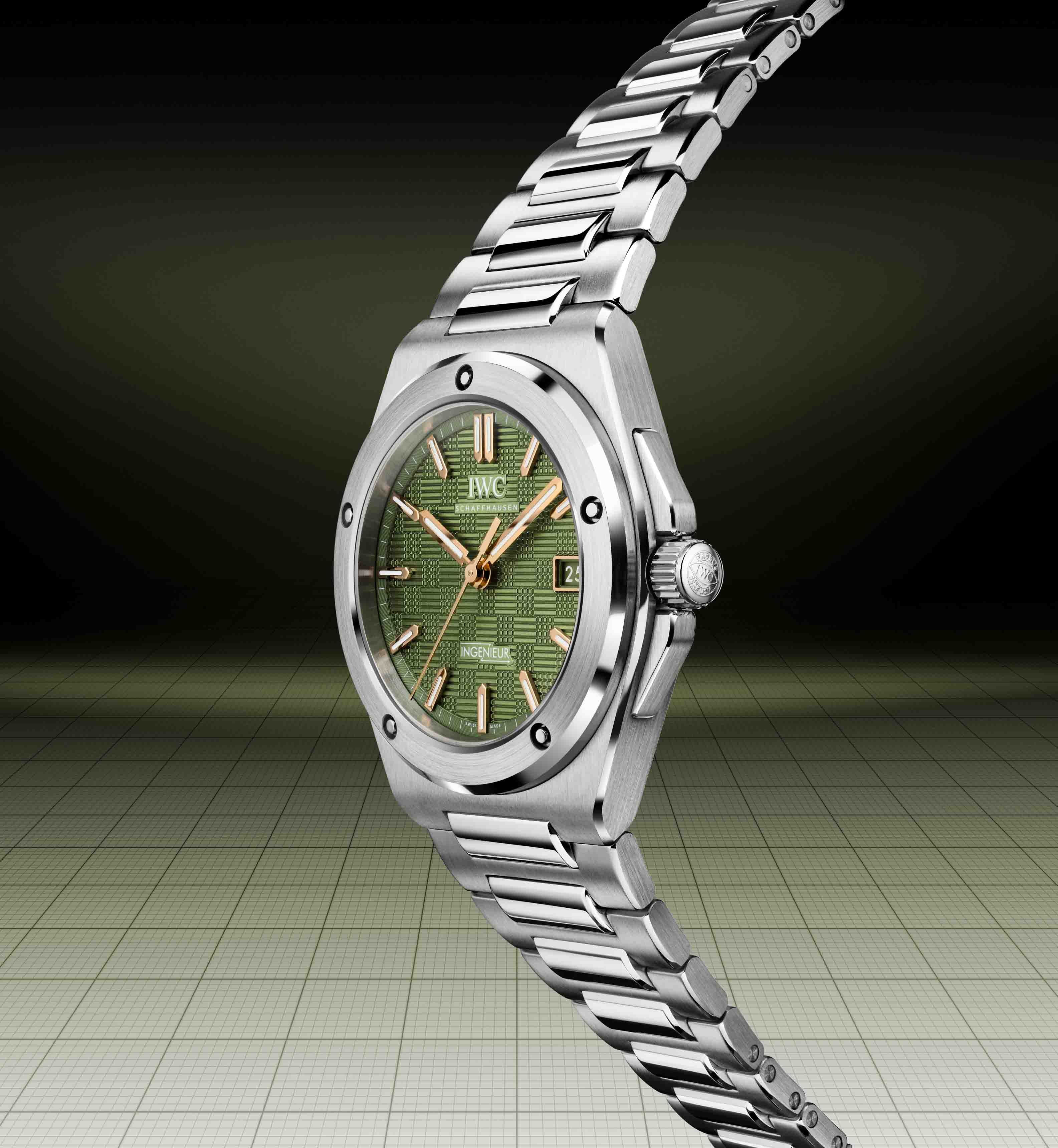 IWC萬國表推出全新工程師自動腕表40， 搭載標志性綠色表盤，靈感源自《F1?》電影主角 索尼·海耶(SONNY HAYES)佩戴的腕表