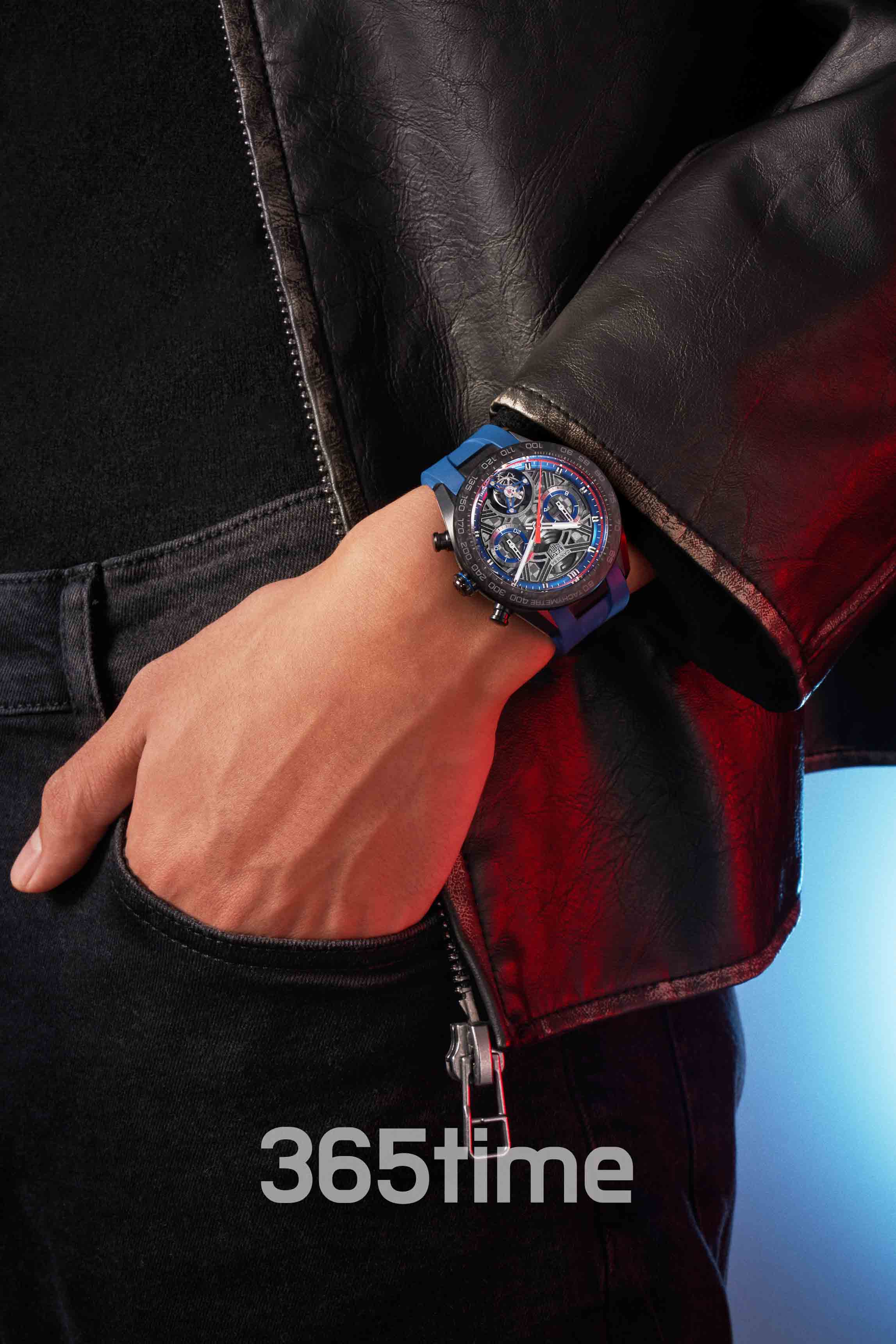 2.TAG Heuer泰格豪雅發布全新卡萊拉系列上海限量版Extreme Sport陀飛輪計時碼表 以非凡制表技藝蘊刻璀璨都市魅力.jpg